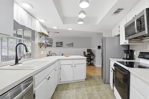 1143 Lancer Lane Tarpon Springs FL 34689