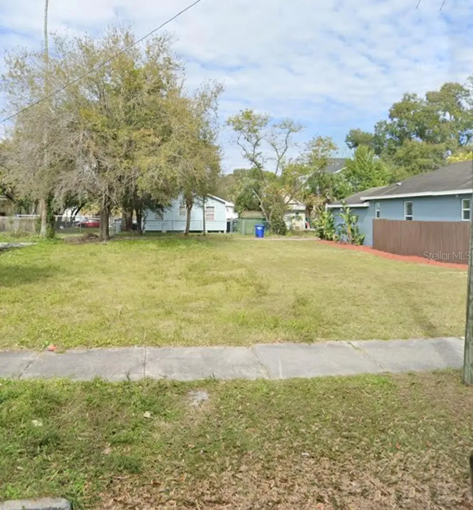 2133 W Spruce Street Tampa FL 33607