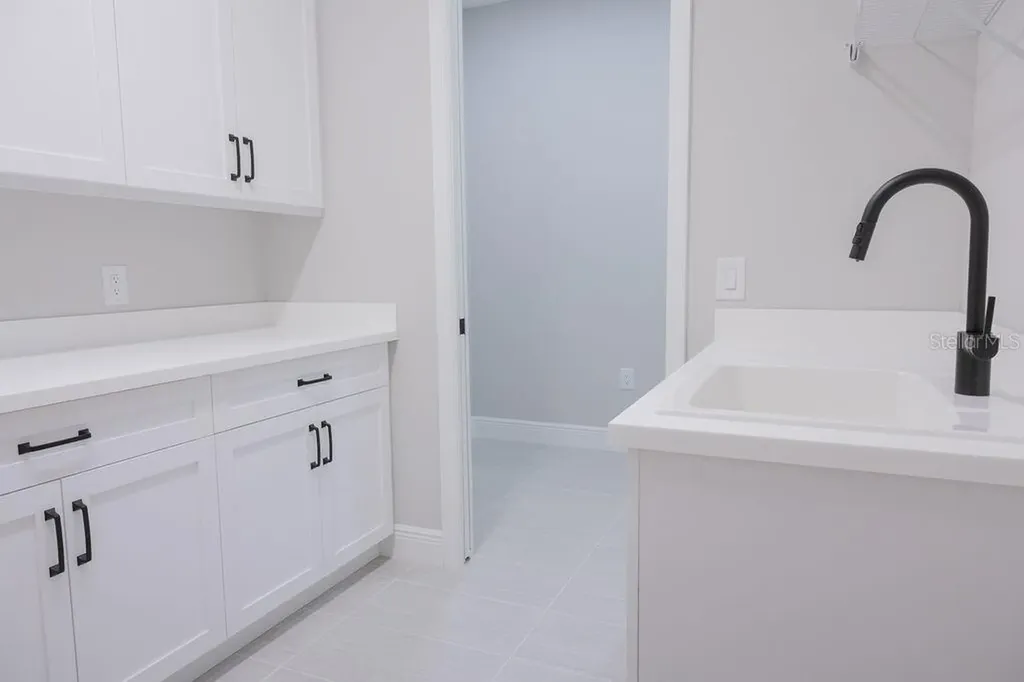 8100 Slipway Drive Sarasota FL 34240