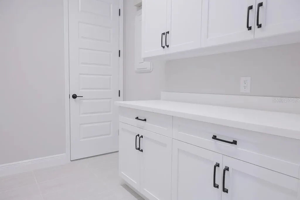 8100 Slipway Drive Sarasota FL 34240