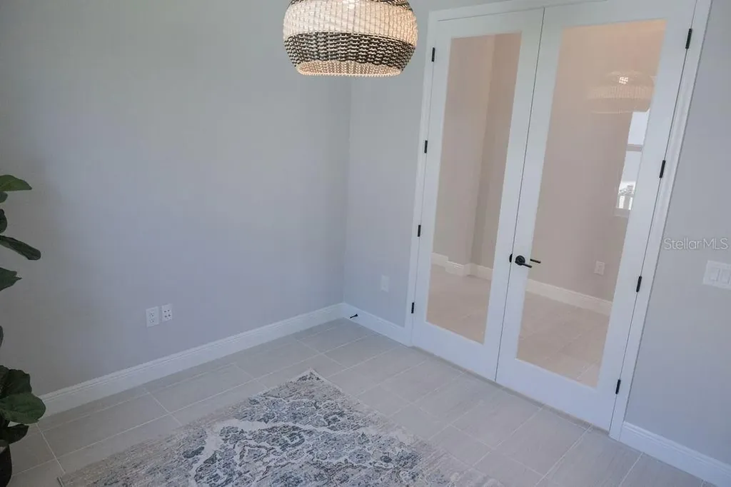 8100 Slipway Drive Sarasota FL 34240