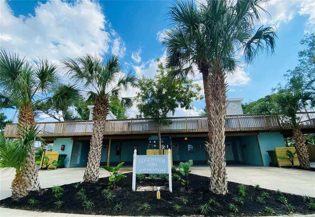 1559 7th Avenue W Bradenton FL 34205