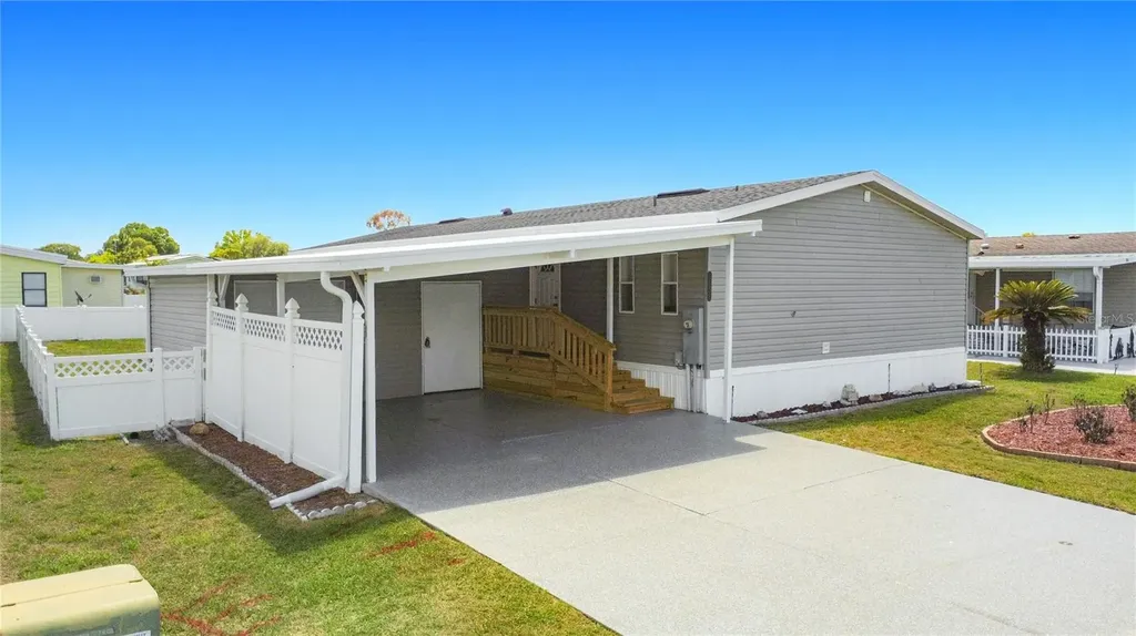 1658 Elkhart Circle Tavares FL 32778
