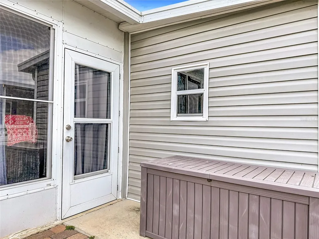 1658 Elkhart Circle Tavares FL 32778