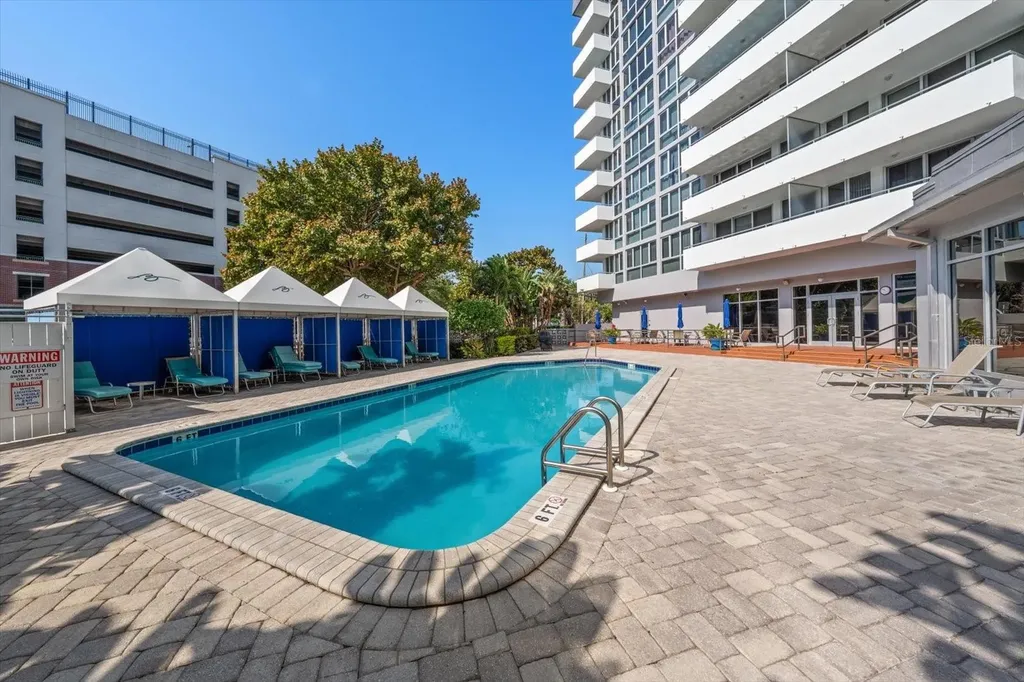 470 3rd Street S St Petersburg FL 33701