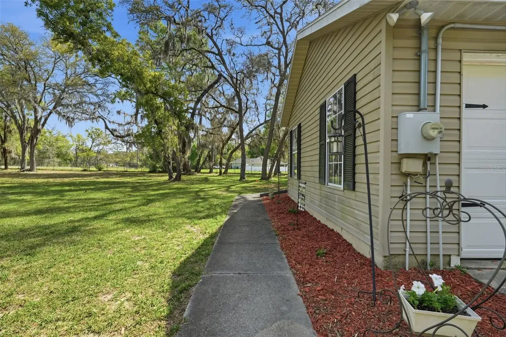 12680 SW 98th Street Dunnellon FL 34432