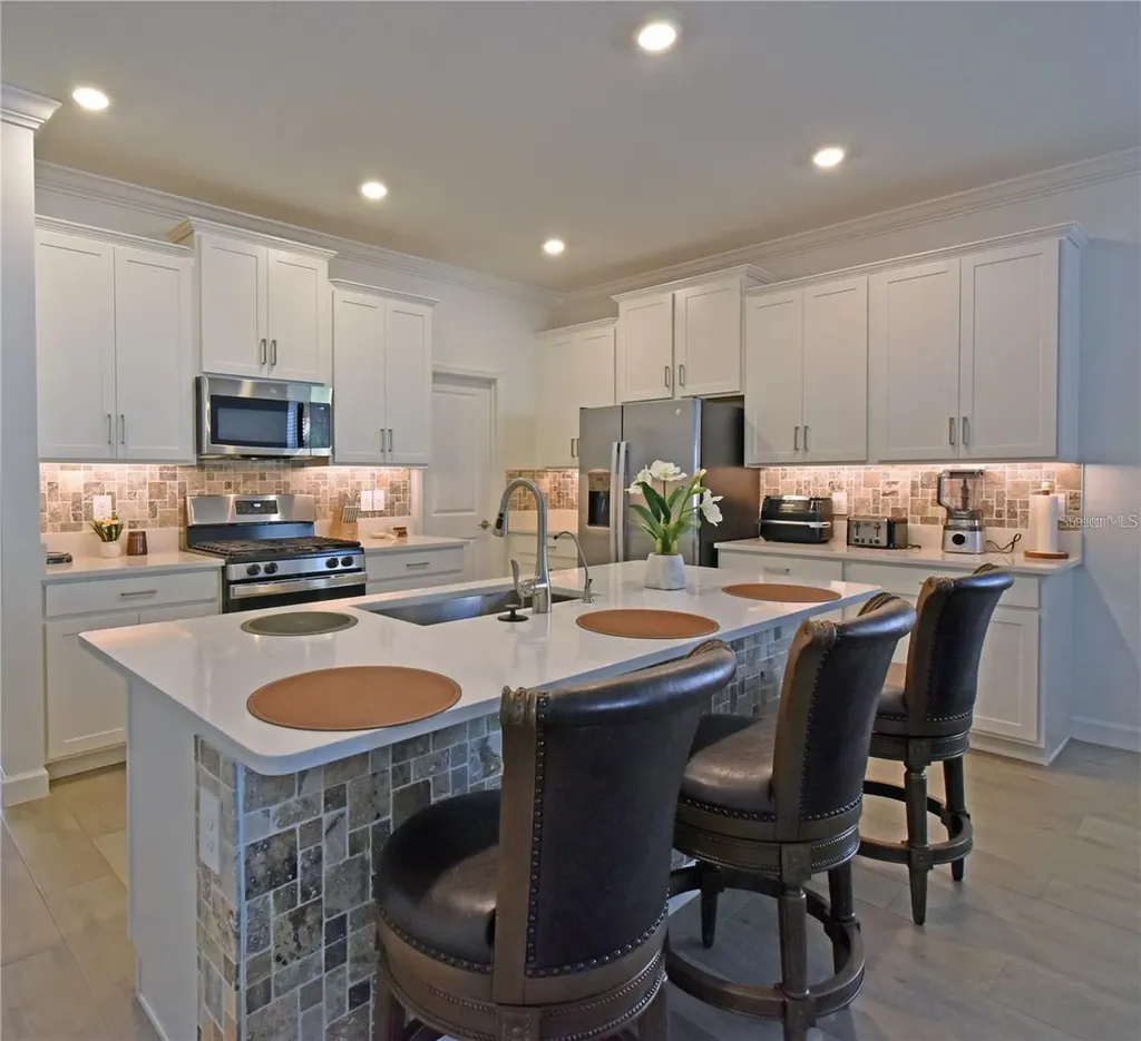 17304 Banded Gold Lane Wimauma FL 33598