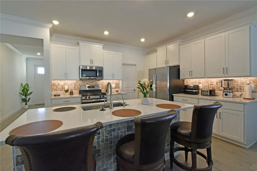 17304 Banded Gold Lane Wimauma FL 33598