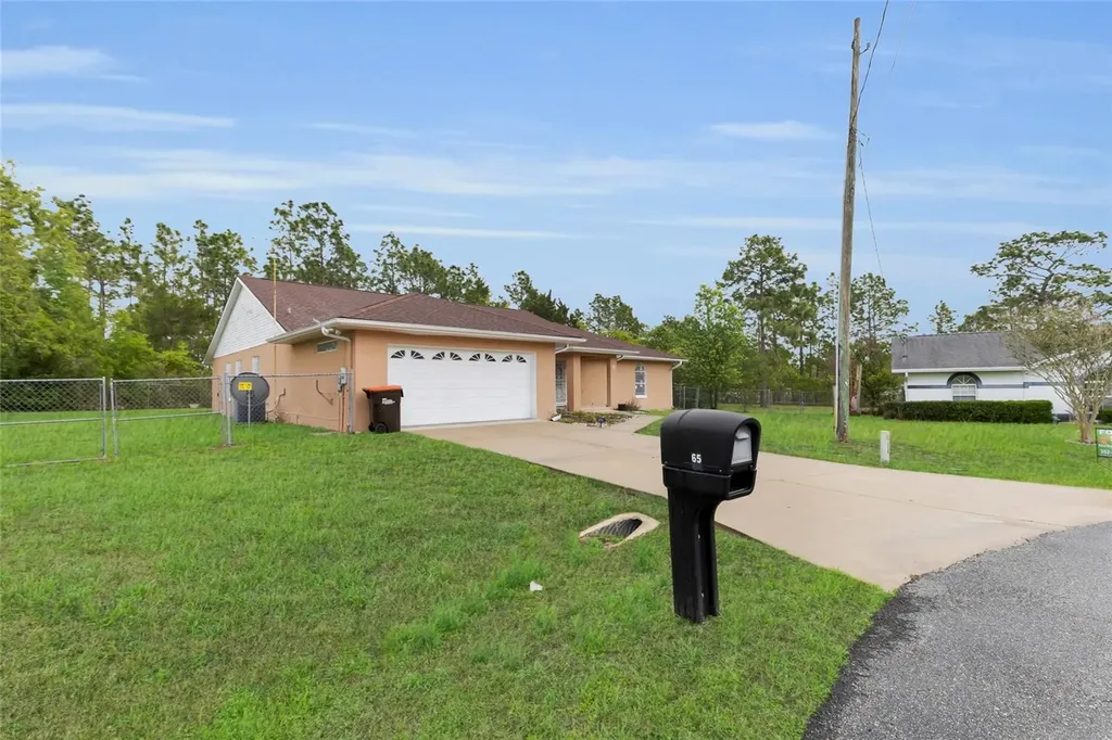 65 Pecan Loop Ocala FL 34472