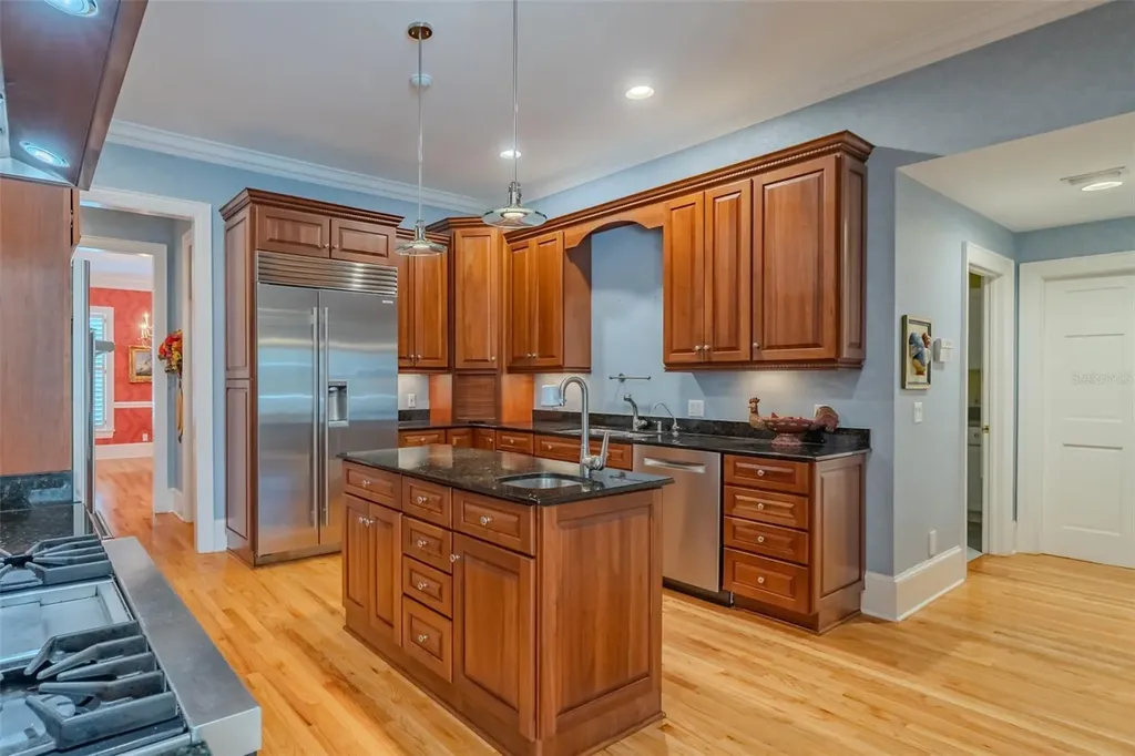 1816 S Dover Road Dover FL 33527