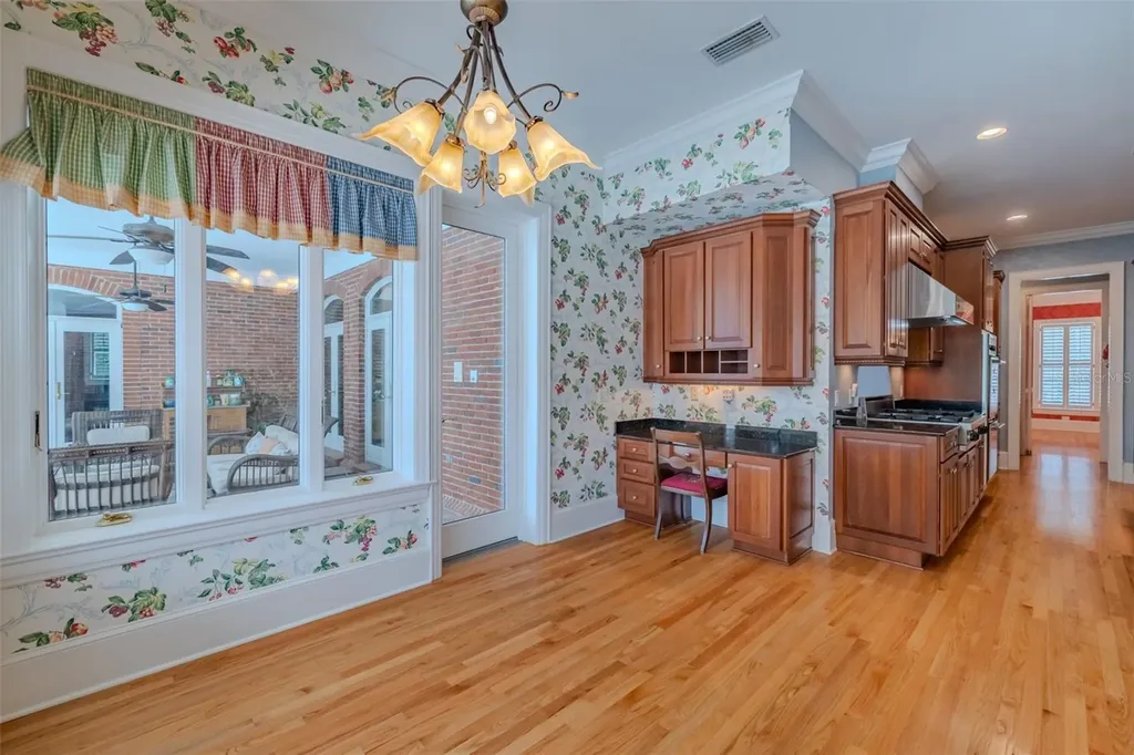 1816 S Dover Road Dover FL 33527