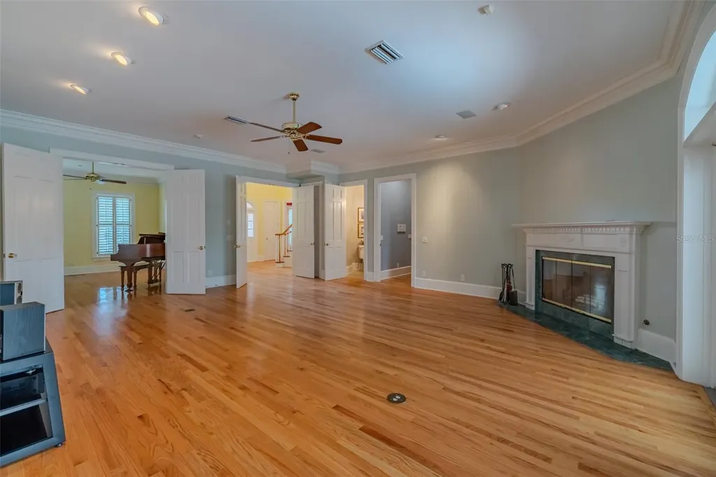1816 S Dover Road Dover FL 33527