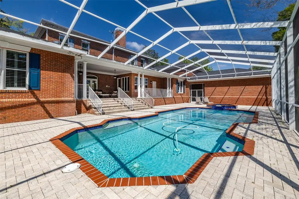 1816 S Dover Road Dover FL 33527
