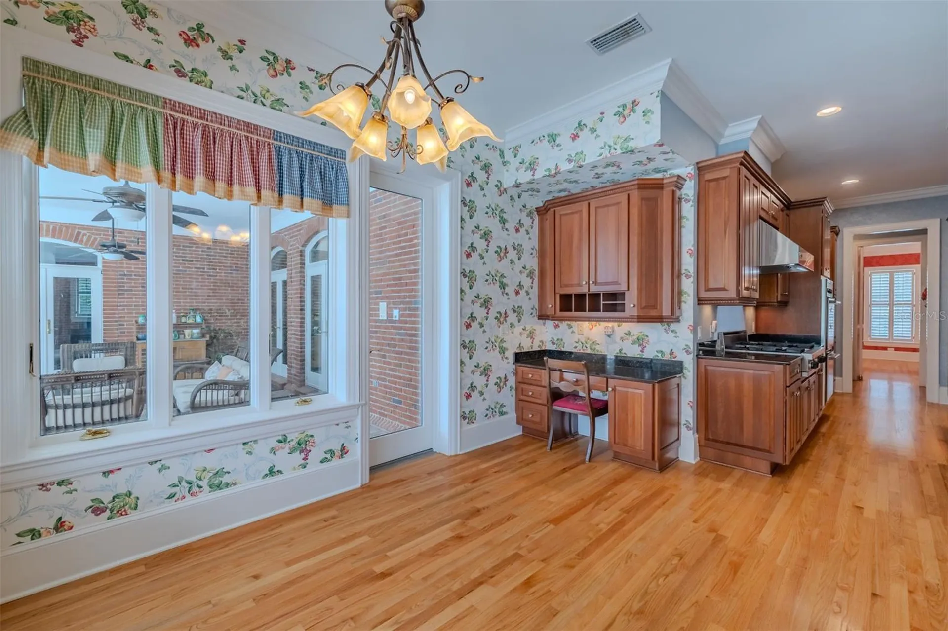 1816 S Dover Road Dover FL 33527