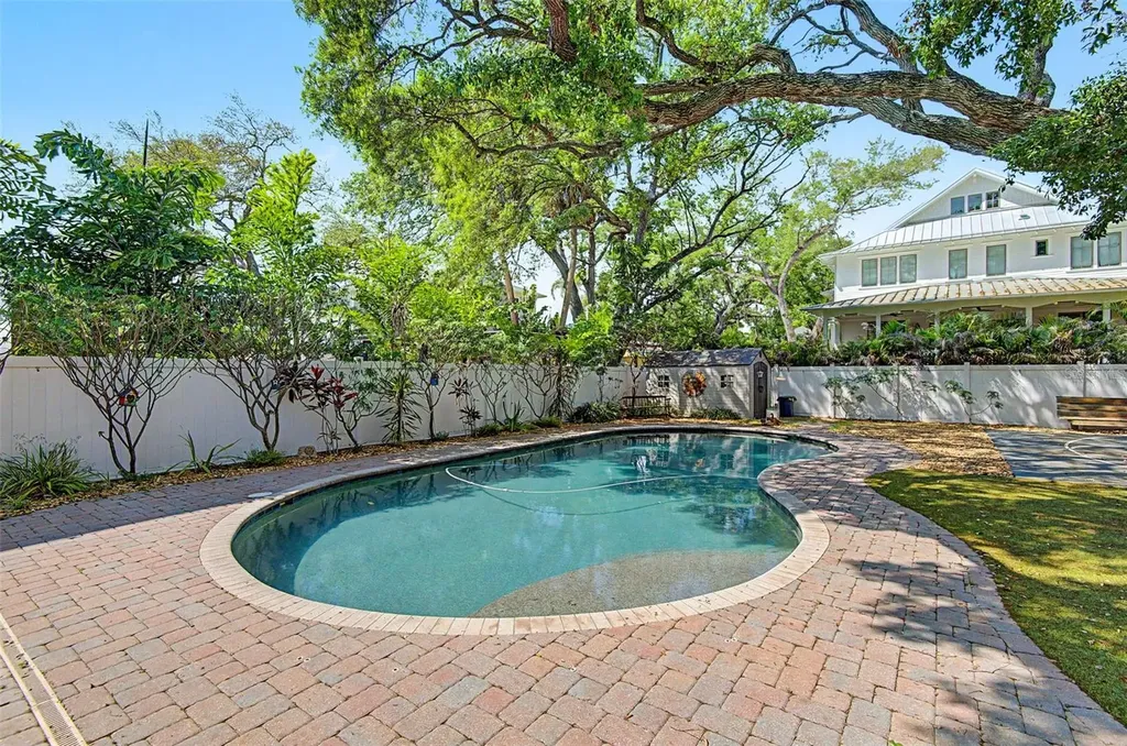 4505 W Melrose Avenue Tampa FL 33629