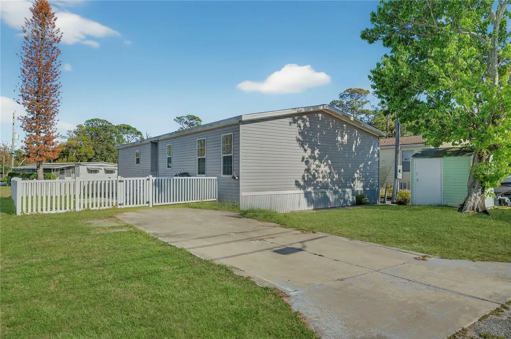 5266 Pineland Avenue Port Orange FL 32127