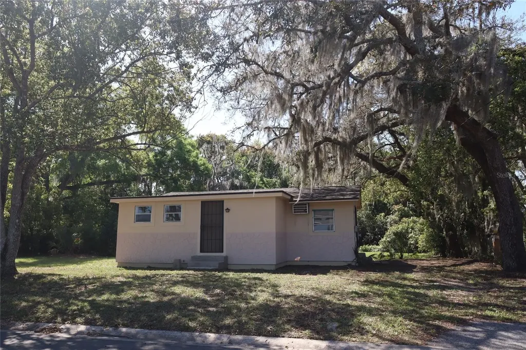 2024 Dixie Avenue Eustis FL 32726