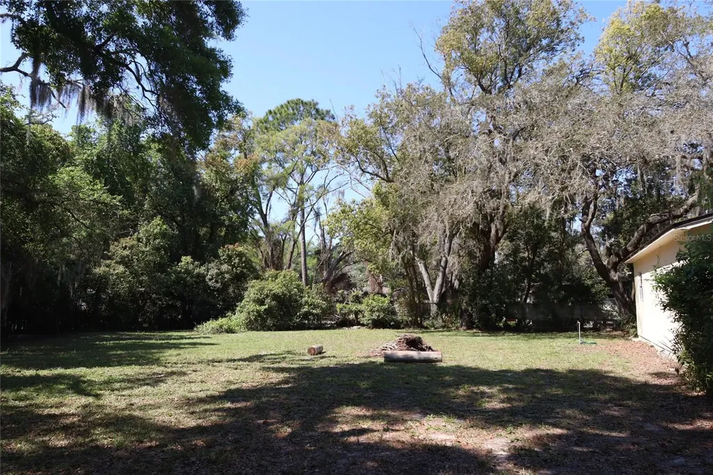 2024 Dixie Avenue Eustis FL 32726