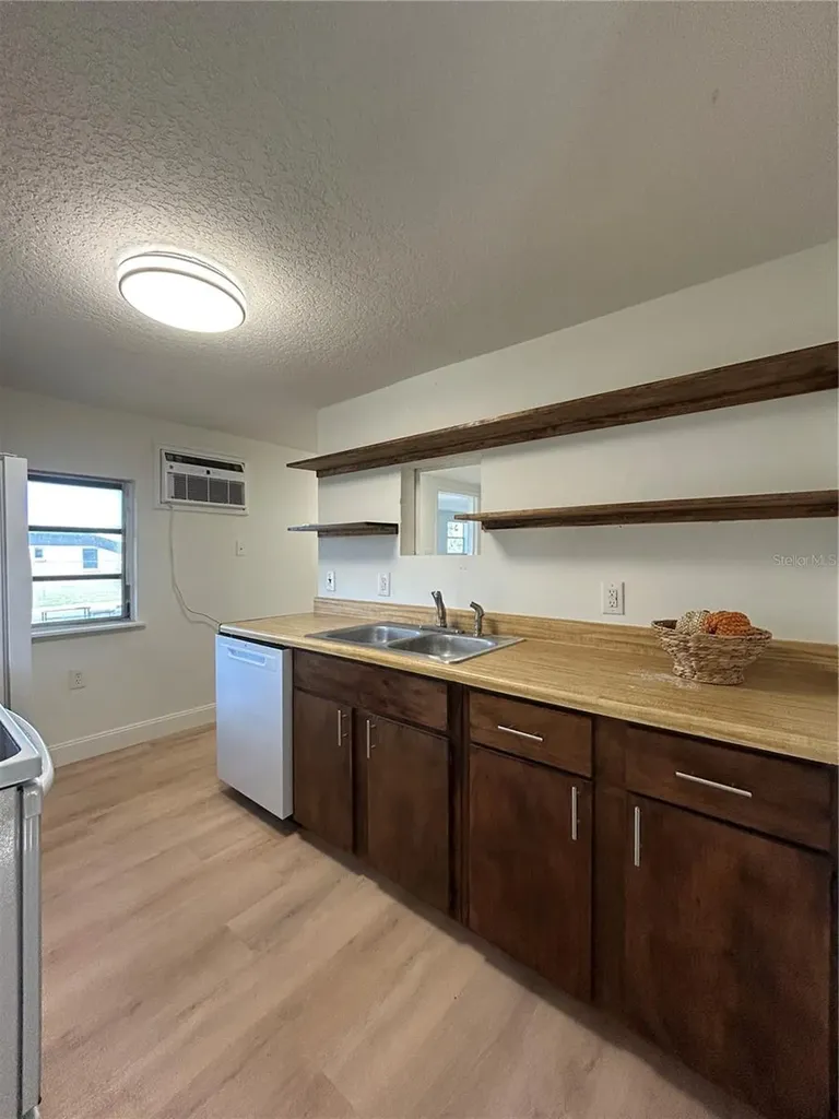 2024 Dixie Avenue Eustis FL 32726