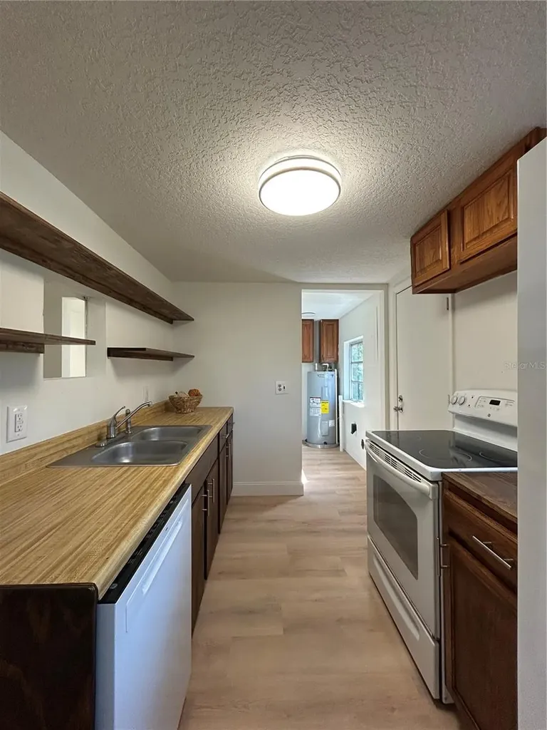 2024 Dixie Avenue Eustis FL 32726