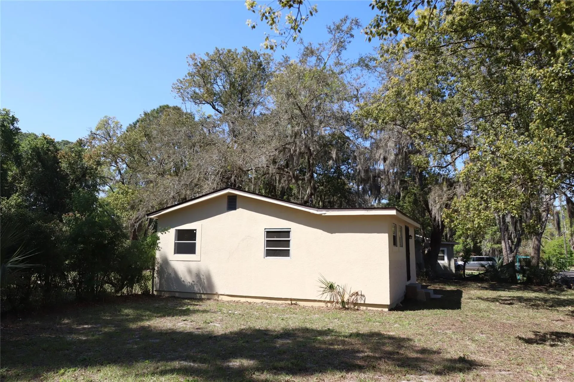 2024 Dixie Avenue Eustis FL 32726