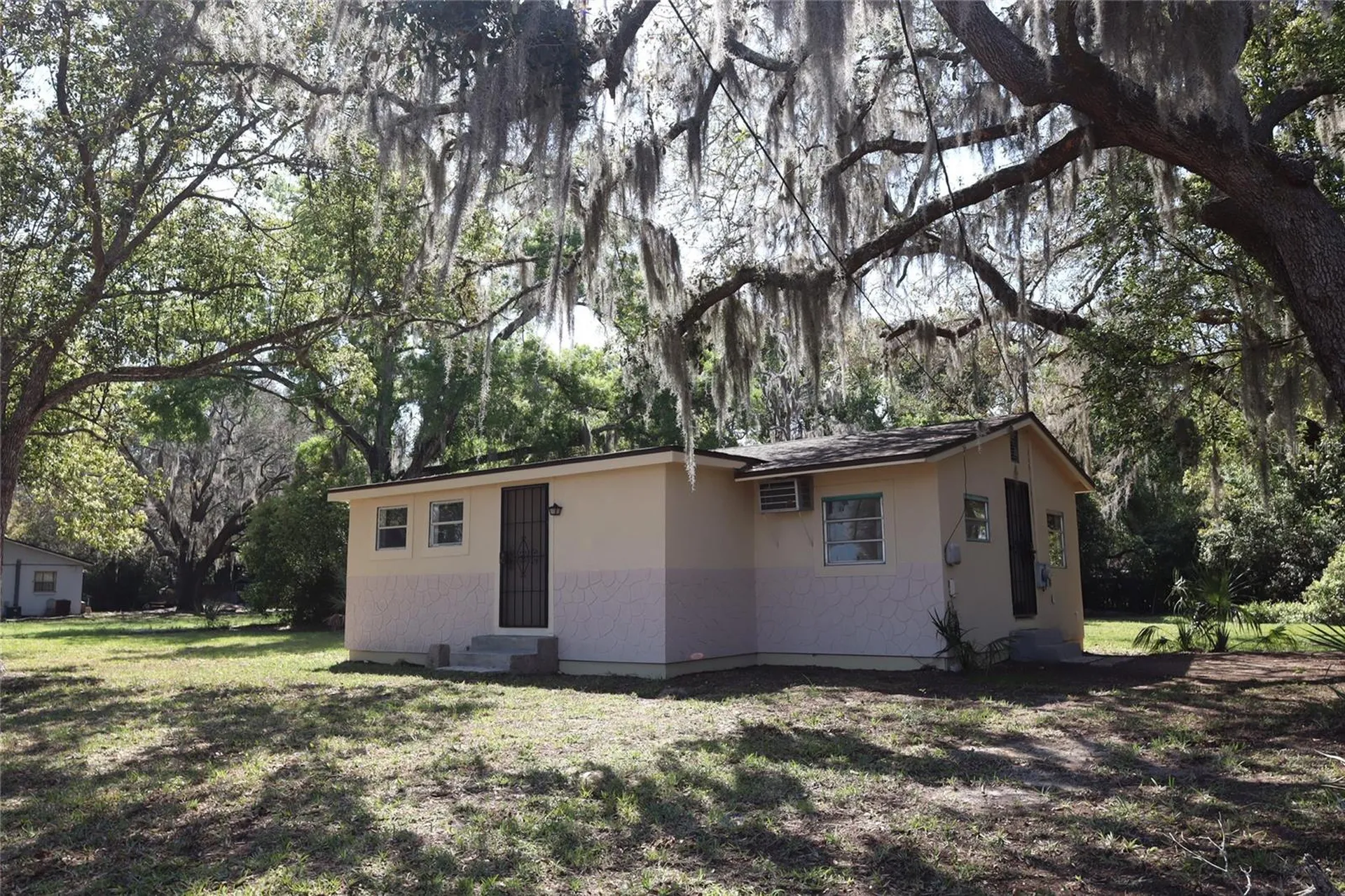 2024 Dixie Avenue Eustis FL 32726