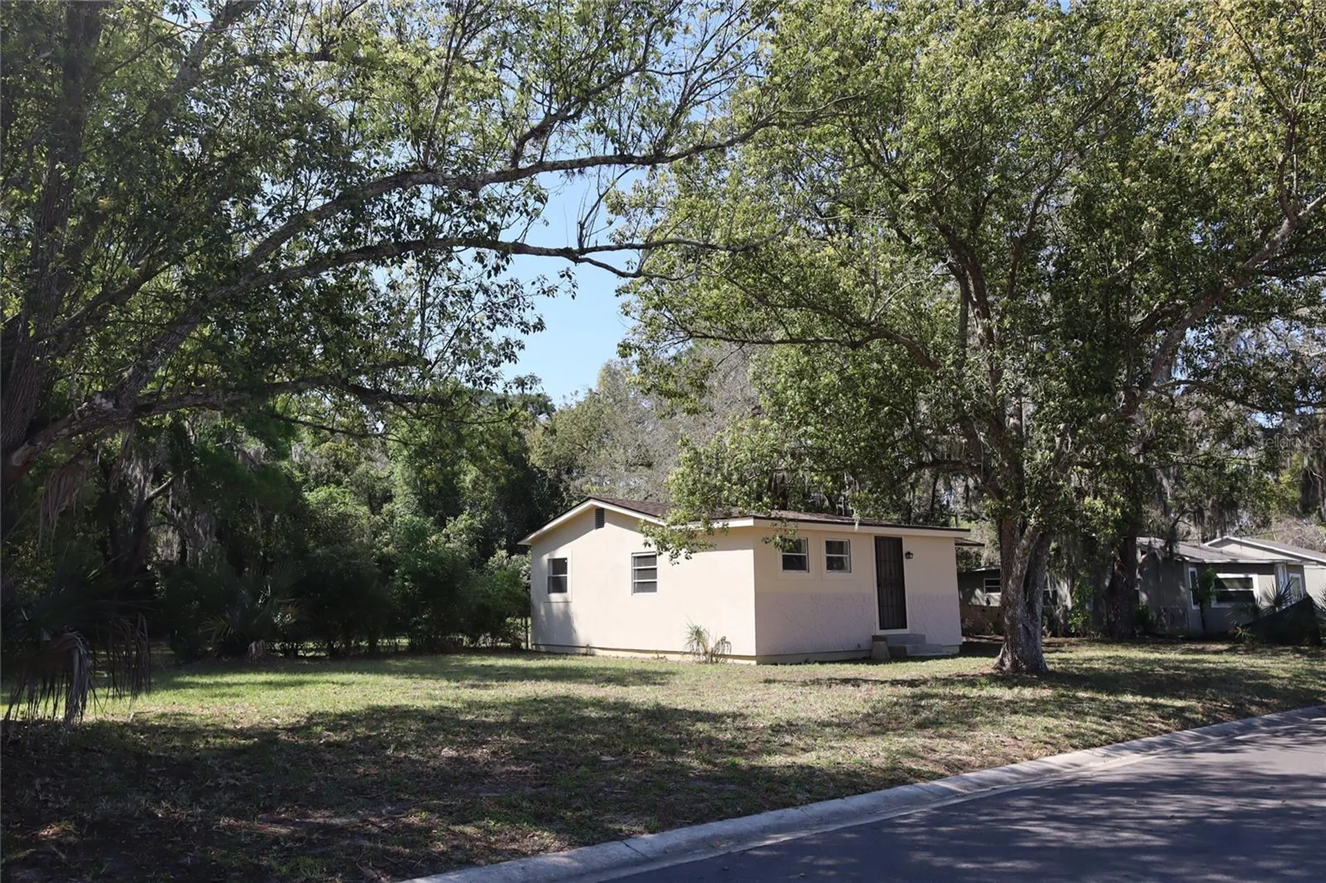 2024 Dixie Avenue Eustis FL 32726