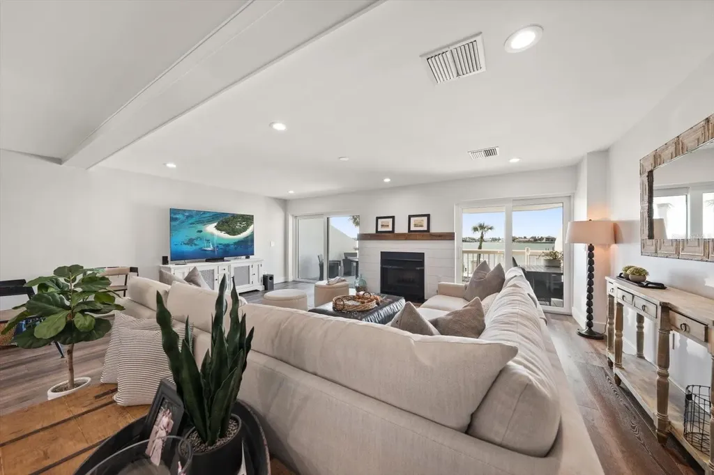 165 Marina Del Rey Court Clearwater Beach FL 33767