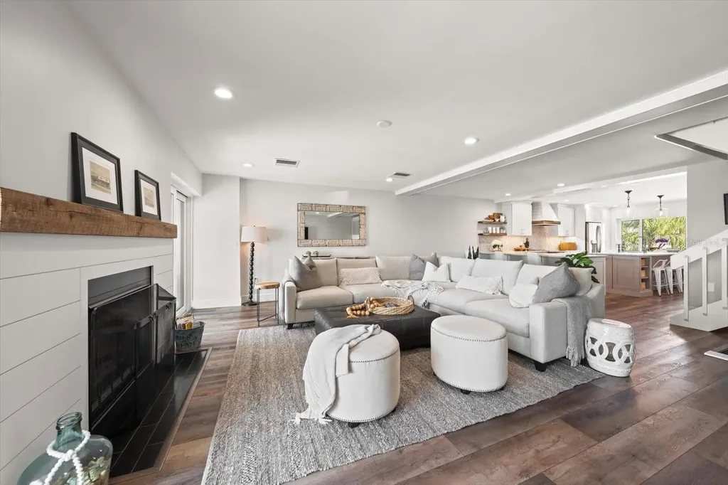 165 Marina Del Rey Court Clearwater Beach FL 33767