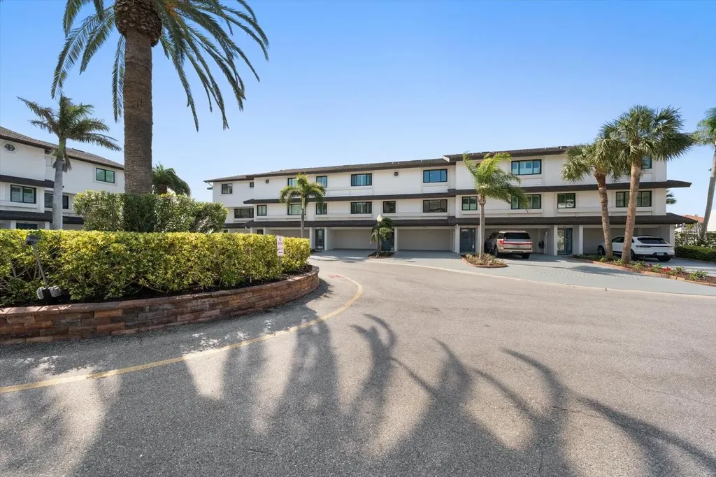 165 Marina Del Rey Court Clearwater Beach FL 33767