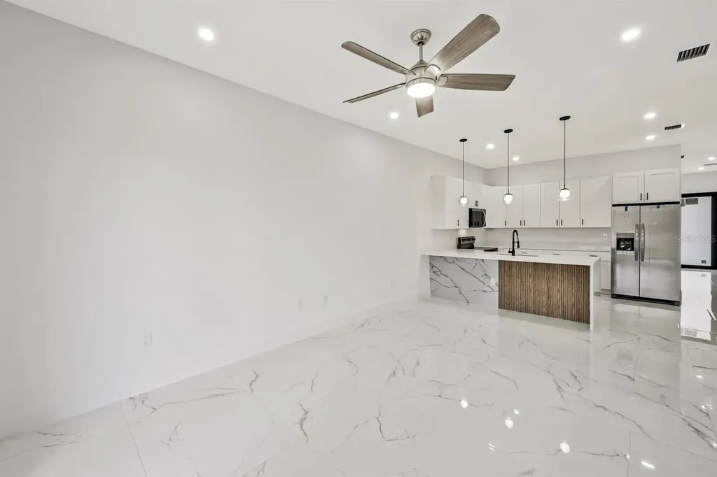 521/523 Lillon Avenue S Lehigh Acres FL 33974