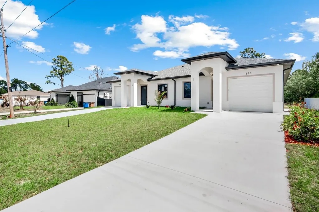 521/523 Lillon Avenue S Lehigh Acres FL 33974