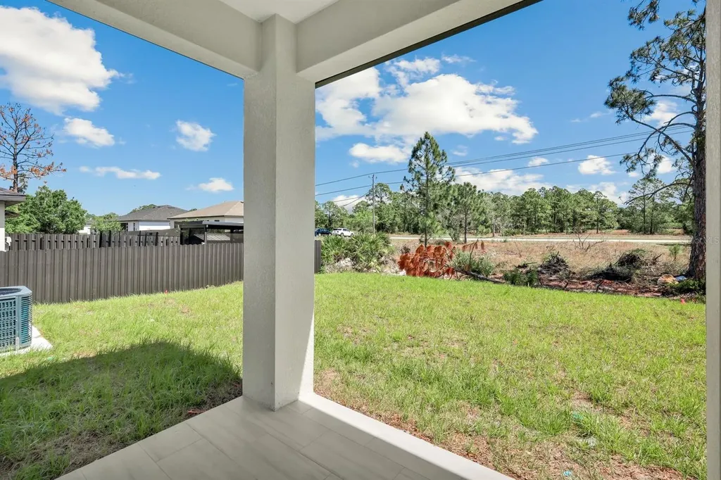 521/523 Lillon Avenue S Lehigh Acres FL 33974