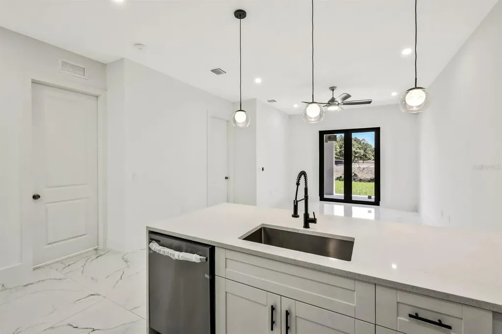 521/523 Lillon Avenue S Lehigh Acres FL 33974