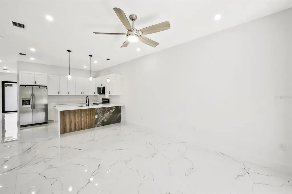 521/523 Lillon Avenue S Lehigh Acres FL 33974