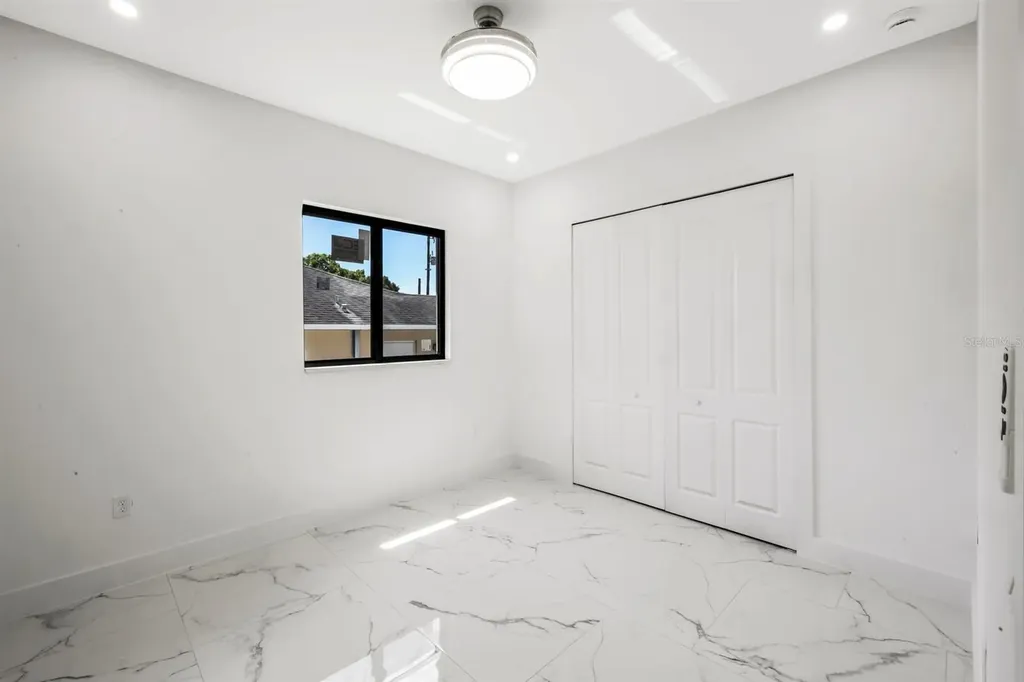 521/523 Lillon Avenue S Lehigh Acres FL 33974