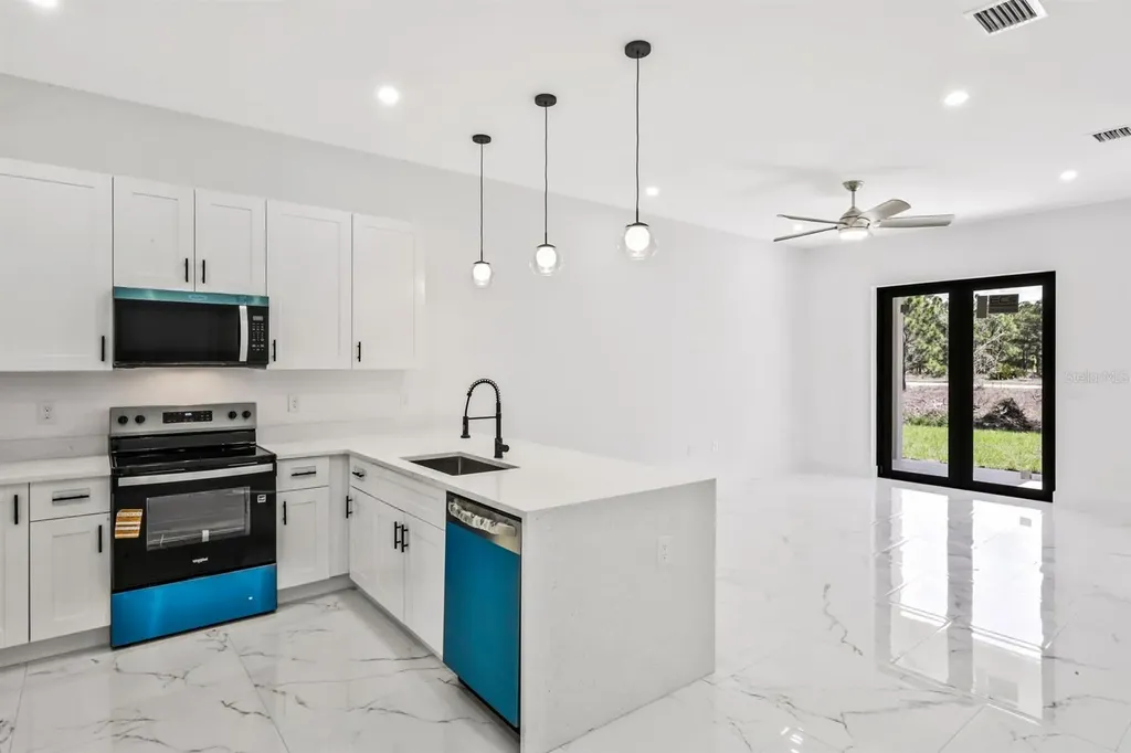 521/523 Lillon Avenue S Lehigh Acres FL 33974