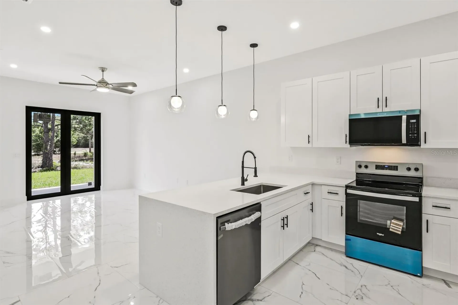 521/523 Lillon Avenue S Lehigh Acres FL 33974