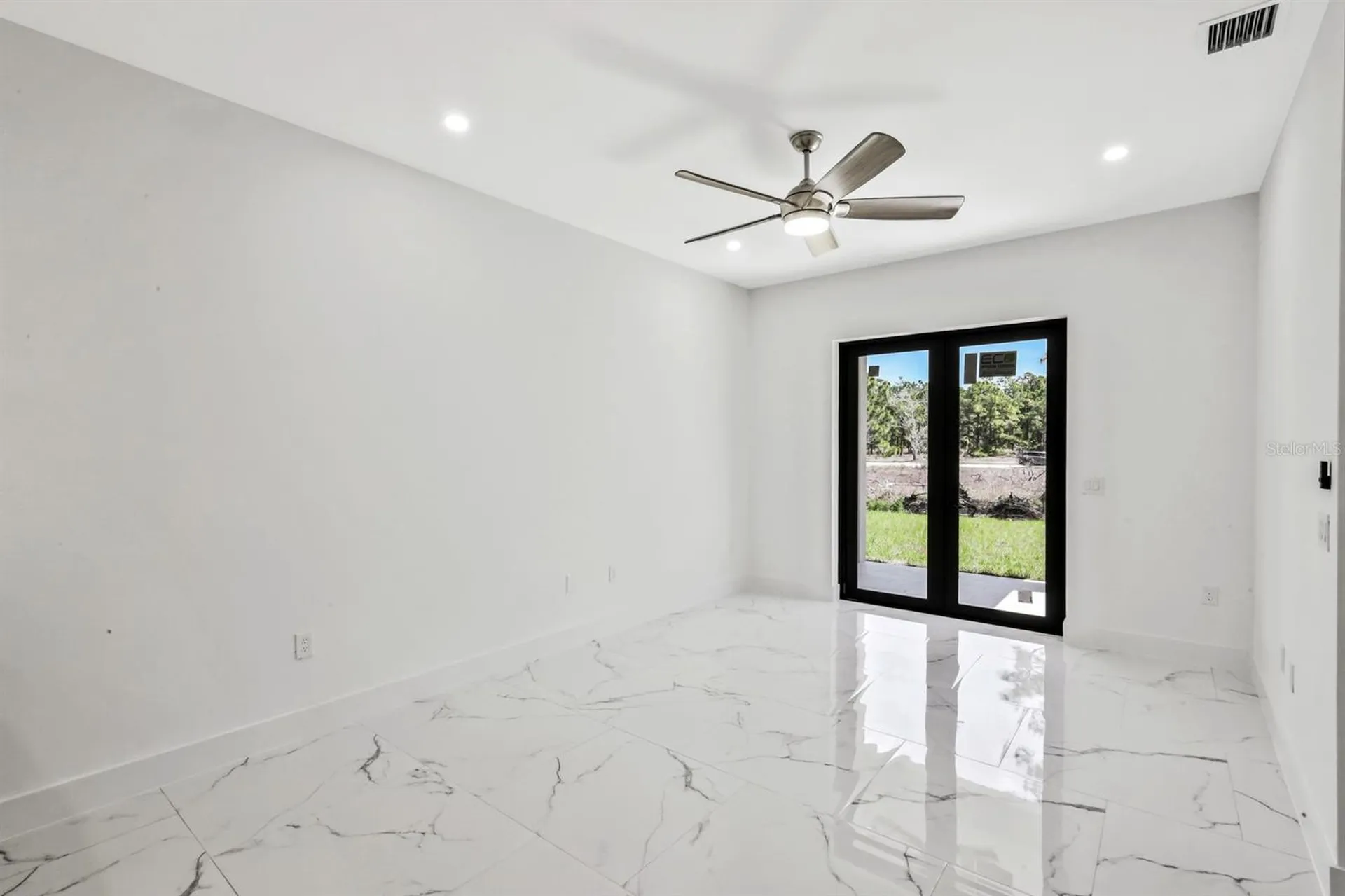 521/523 Lillon Avenue S Lehigh Acres FL 33974