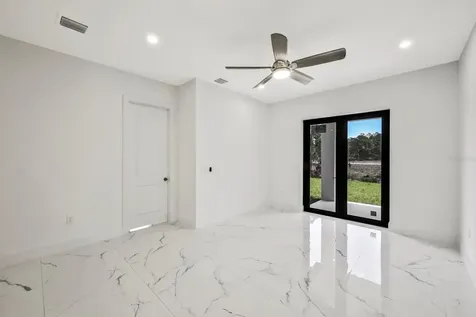 521/523 Lillon Avenue S Lehigh Acres FL 33974