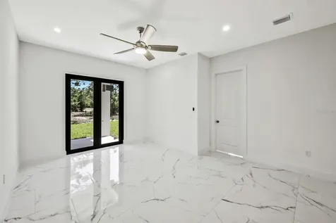 521/523 Lillon Avenue S Lehigh Acres FL 33974