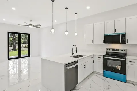 521/523 Lillon Avenue S Lehigh Acres FL 33974
