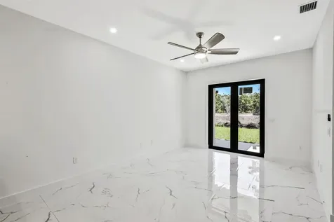 521/523 Lillon Avenue S Lehigh Acres FL 33974