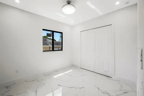 521/523 Lillon Avenue S Lehigh Acres FL 33974