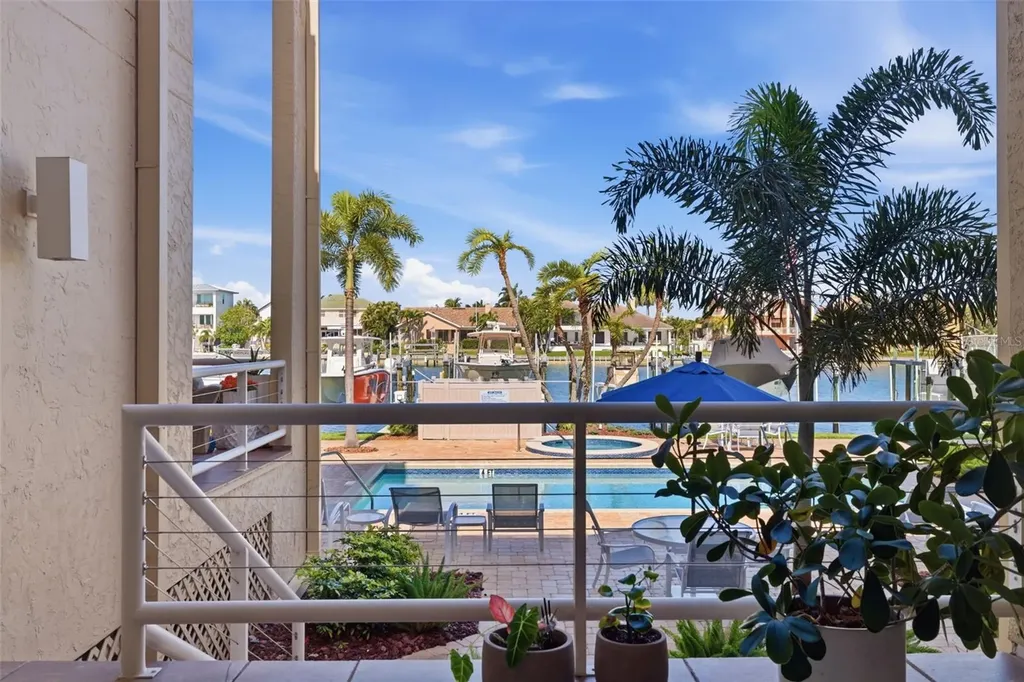 722 Pinellas Bayway S Tierra Verde FL 33715