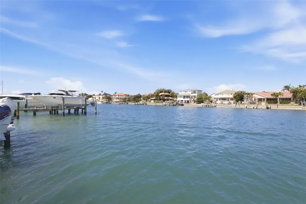 722 Pinellas Bayway S Tierra Verde FL 33715