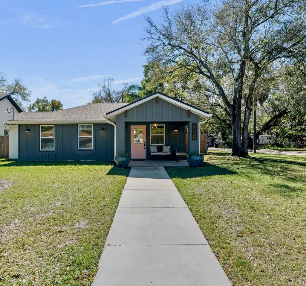 1801 E Knollwood Street Tampa FL 33610