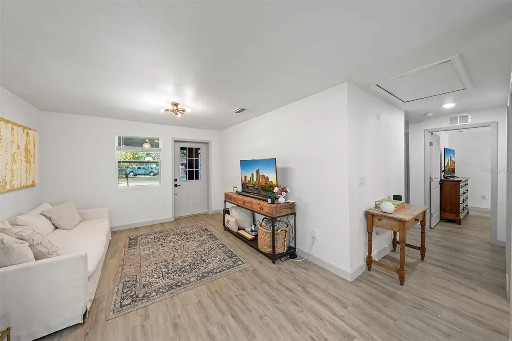 1801 E Knollwood Street Tampa FL 33610