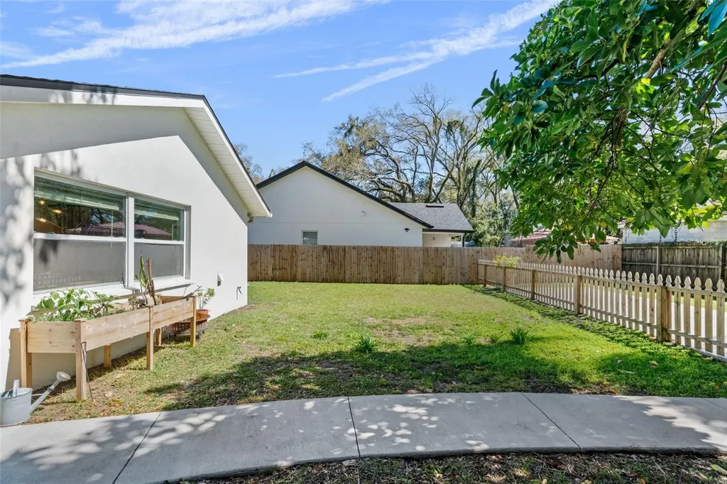 1801 E Knollwood Street Tampa FL 33610