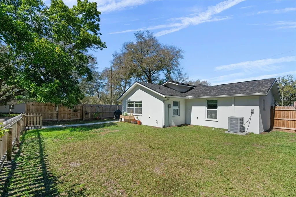 1801 E Knollwood Street Tampa FL 33610